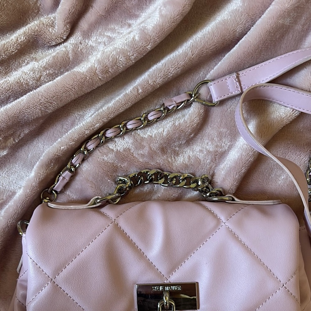 Steve Madden Quilted Pink Crossbody Bag with Chain Accent - Picture 2 of 9